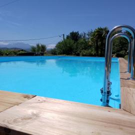 Pyrenees Vue Gite - Owl - Vues Fantastique, Petit-Déjeuner, Calme, Piscine, Parking - Brand New, Hotel in Saint-Gaudens