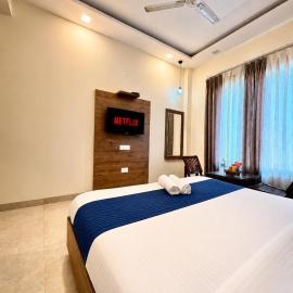 Hotel Woodlark Square Zirakpur Chandigarh # Family Hotel # Property of the Year, ξενοδοχείο σε Τσαντιγκάρ