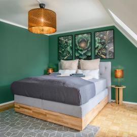 Luxury Design Altstadt Suite - 3BR & Free Parking by HERO HOMES Graz, hotel in Graz