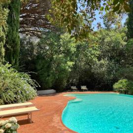 Roulotte de luxe avec piscine partagée à Ramatuelle, viešbutis mieste Ramatuelle