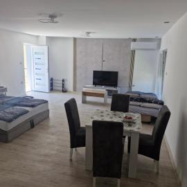 Apartman EC Milica, Hotel in Stapar