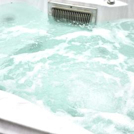 The Braunston Lodge with Hot Tub