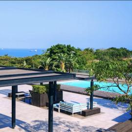 Luxury Coastal Escape Coral Point Sibaya Pool & WiFi, hotel in Durban
