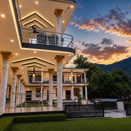 The Comfy By Hotel Mountain Track، فندق في Taranna