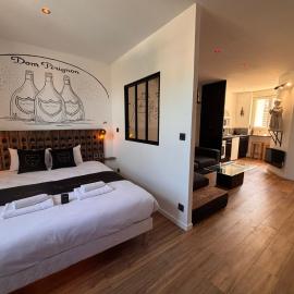 La suite Dom Perignon jacuzzi et sauna au centre