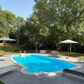 Toit pour vous - Maurens, ξενοδοχείο σε Maurens