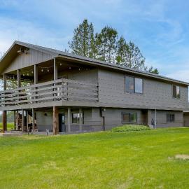 Private Mountain View Retreat Near Glacier, hotel in Columbia Falls