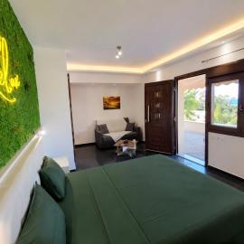 THEASIS 4 luxury studio with sea view, hotel in Neos Marmaras