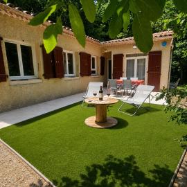 Gîte Les Hauts de Meyras, hotel a Meyras