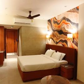 Krishna Palace Hotel , Ulhasnagar, hotel v destinácii Ulhāsnagar