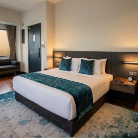 Golden Palm Tree King Suite, Sepang - Open Sea View, hotel in Sungai Pelik