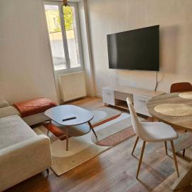 Laval में, होटल Charmant appartement proche gare et centre ville