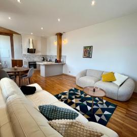 Appartement 93m2 Cosy - 2 chambres, hotell i Wimmenau