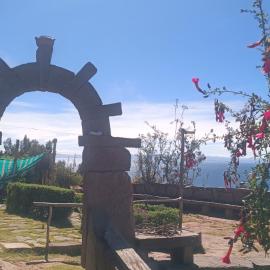 TAQUILE LODGE Perú, hotel in Huillanopampa