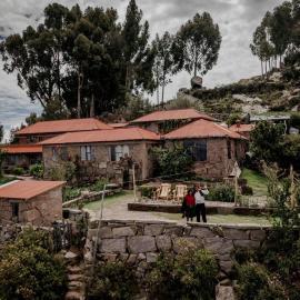 TAQUILE LODGE Perú, hotel in Huillanopampa