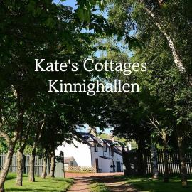Kates Cottages Kinnighallen, hotel in Spott