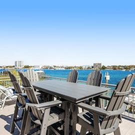 Bayfront multi-level townhome with balcony boat dock AC & fast WiFi