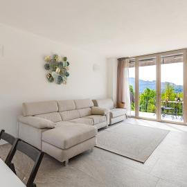 360 Casa Panoramica Immersa nel verde 150 mq, hotel a Cossogno