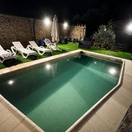 Las Casitas Del Bodegon, hotel i El Gasco