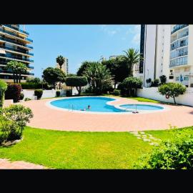 Calpe apartamento 5 min playa patio privado piscina, хотел в Ifach