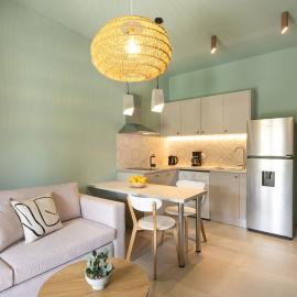 Niki Studios & Apartments, хотел в (( Litherés ))