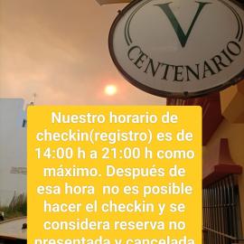 Hospederia V Centenario, hotel a Estepona