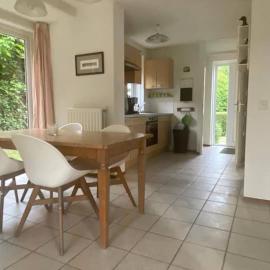 Cozy Beach House Beautiful Water View, WiFi & Parking, hotelli kohteessa Kamperland