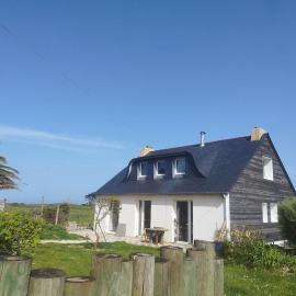 Maison bord de mer Landeda sur le Gr34, hotel in Landéda