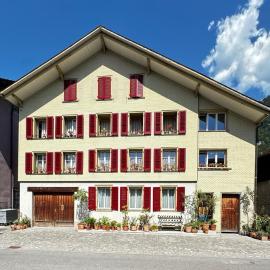 Flowerpot Apartment, hotel din Unterseen