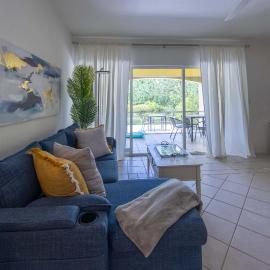 Grace Bay Condo with Patio, Pool Acces, Near Beach