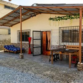 Alojamiento con 4 dormitorios y cerca a playa del lugar, hotel a Salinas