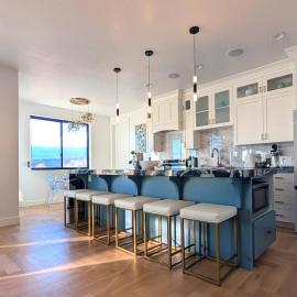 Luxury Modern 4 Bedroom House Near Capitol Reef NP Sleeps 10, hotel a Torrey