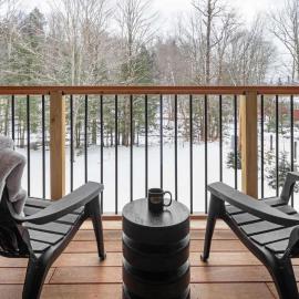 Spacious Mountain Getaway off of Mountain Rd, Hotel in Stowe