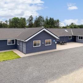5 star holiday home in Spøttrup, hotell i Spottrup