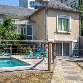 Le Pavillon d'Ô, cosy avec piscine – hotel w mieście Brive-la-Gaillarde