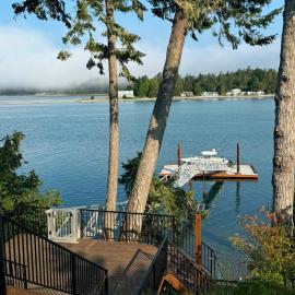 Relaxing Waterfront Haven