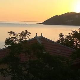T3 lumineux à 20m de la mer, hotel a Tigzirt