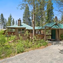 Stargazing Retreat in Tamarack, hotel em Big Creek