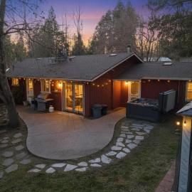Mountain House, hotel in Mariposa