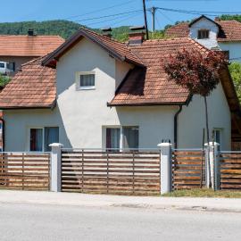 Family Home with AC in Sekovici - Kuća sa klimom, Hotel in Sarajevo