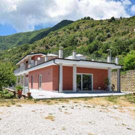 6 Bedroom Nice Home In Frazione Guarrazzano