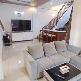 UnitB 5BR Kangen Homestay Jambon Yogyakarta, hotell sihtkohas Cebongan