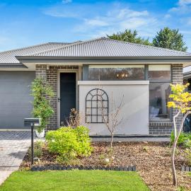 The Barker Base | Gateway to the Hills, hotel sa Mount Barker
