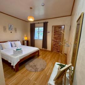 R&A Haven Guest House, hotel in San Juan