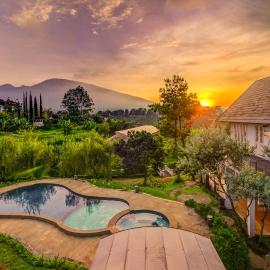 Mahesa 5 With Pool, Garden & Mini Zoo, hotel in Selecta