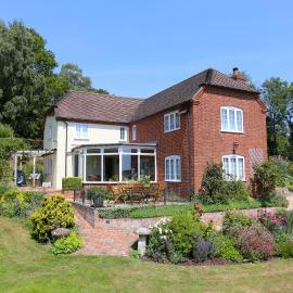 3-bedroom cottage set in a large enclosed garden