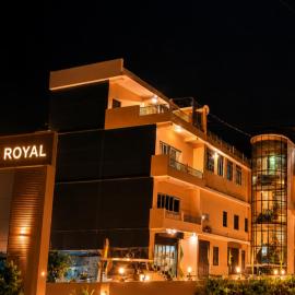 Hotel Park Royal, ξενοδοχείο σε Pithorāgarh