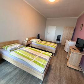 Zimmer für Monteure, hotel en Crivitz