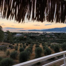 Loutraki Getaway - Cozy and Quiet Nest, hotel in Loutraki