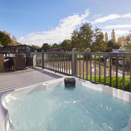 Beryl Lodge with Hot Tub